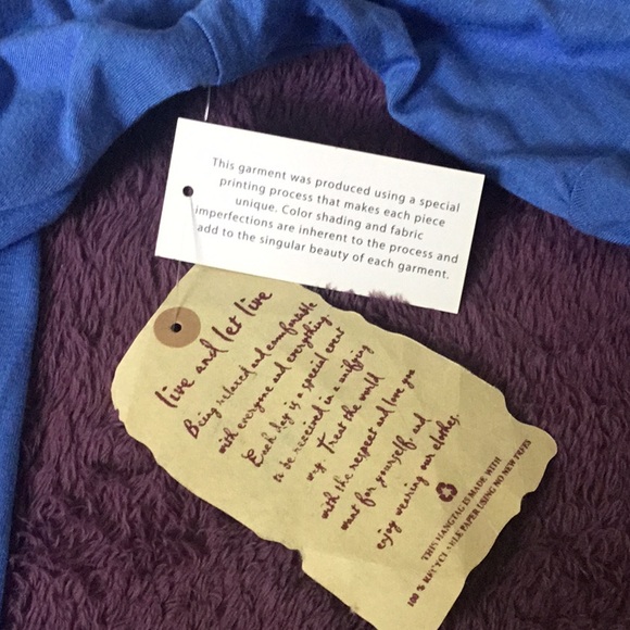 NWT Live & Let Live Beautiful Smocked Tunic Top - Picture 13 of 16